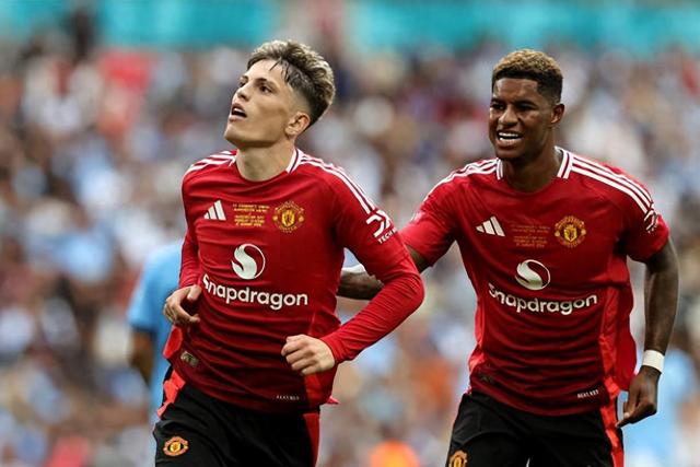 TheShy遭遇十五连败，曼联教练面临压力！